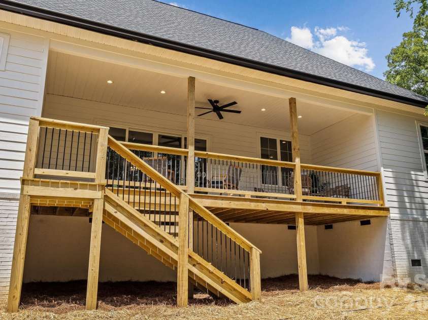 436 Riddle Mill Road, Clover, SC 29710.  MLS# CAR4361598, YatesRealty ID 24234. 