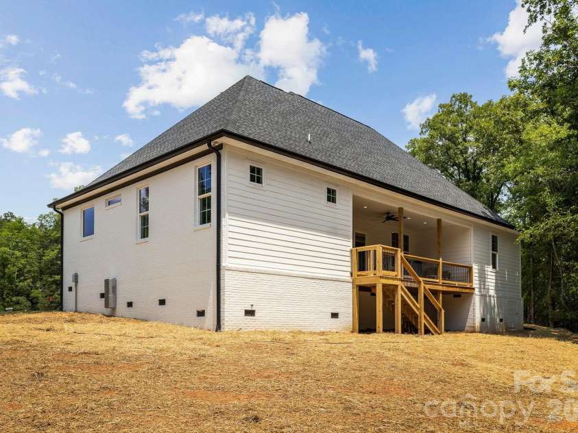 436 Riddle Mill Road, Clover, SC 29710.  MLS# CAR4361598, YatesRealty ID 24234. 
