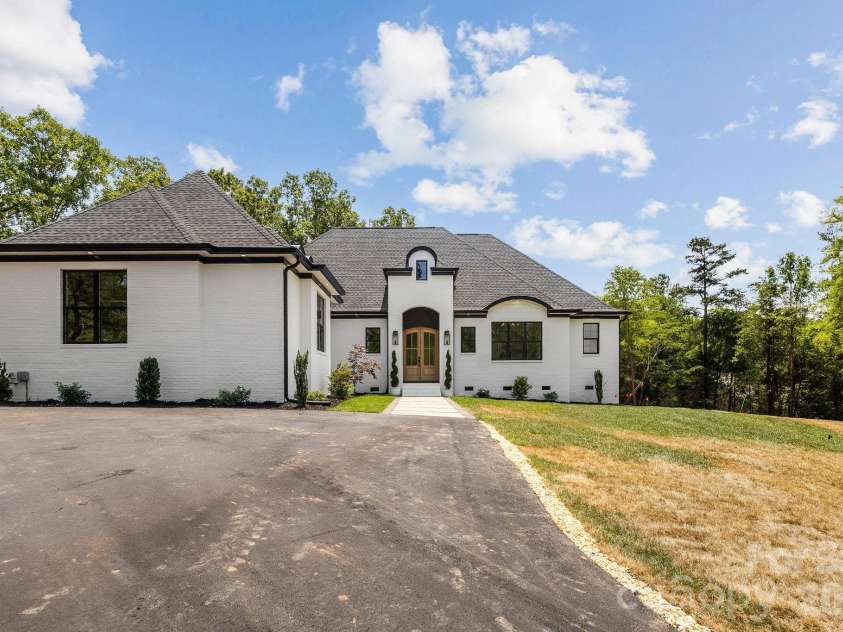 436 Riddle Mill Road, Clover, SC 29710.  MLS# CAR4361598, YatesRealty ID 24234. 