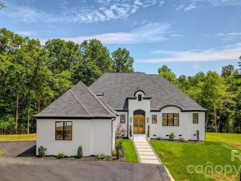 436 Riddle Mill Road, Clover, SC 29710.  MLS# CAR4361598, YatesRealty ID 24234. 