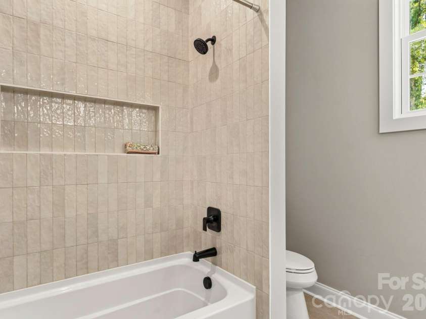 436 Riddle Mill Road, Clover, SC 29710.  MLS# CAR4361598, YatesRealty ID 24234. Secondary Bathroom