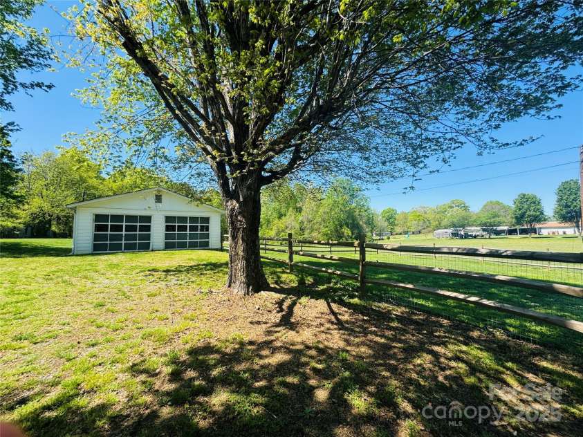 835 Leach Road, Salisbury, NC 28146.  MLS# CAR4246521, YatesRealty ID 24234. 