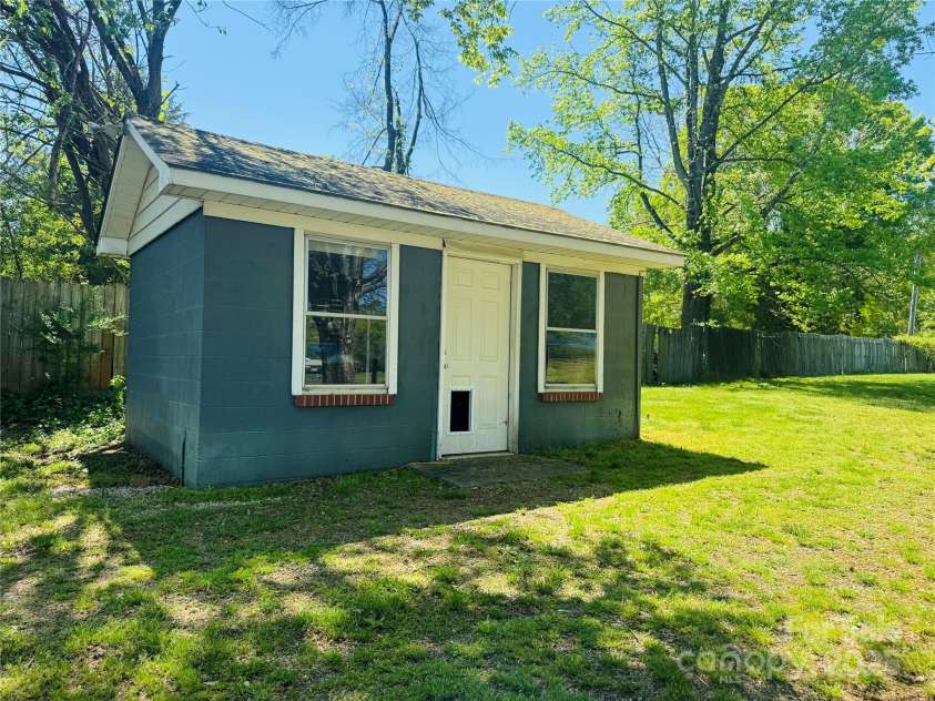 835 Leach Road, Salisbury, NC 28146.  MLS# CAR4246521, YatesRealty ID 24234. 