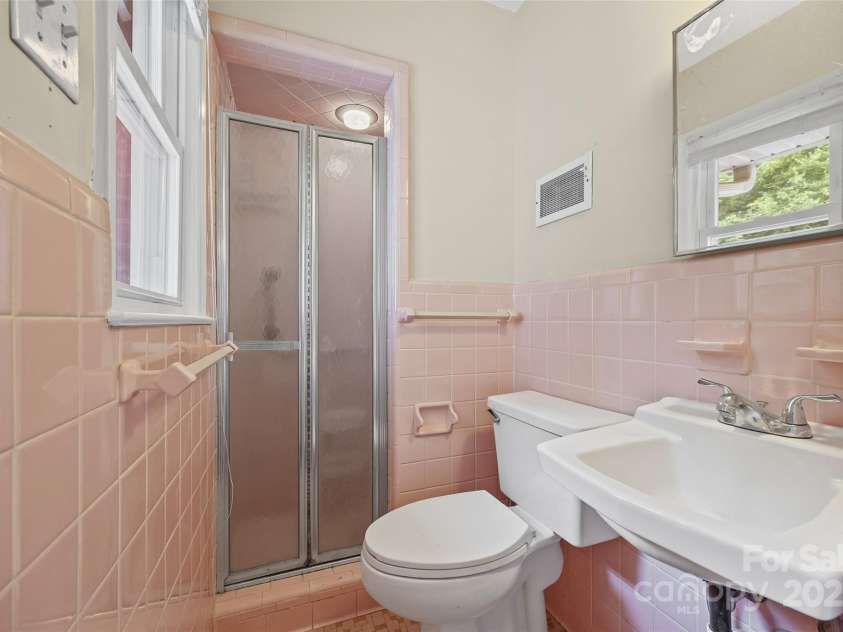 2178 Tryon Courthouse Road, Bessemer City, NC 28016.  MLS# CAR4271302, YatesRealty ID 24236. Full Bath Primary