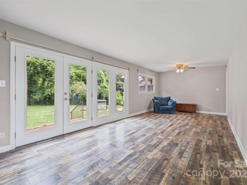 2178 Tryon Courthouse Road, Bessemer City, NC 28016.  MLS# CAR4271302, YatesRealty ID 24236. Large Living room w/lots of natural light