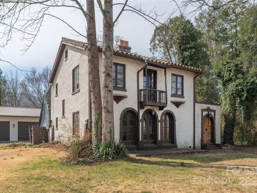 202 Alexander Avenue, Swannanoa, NC 28778.  MLS# CAR4234591, YatesRealty ID 2424. 