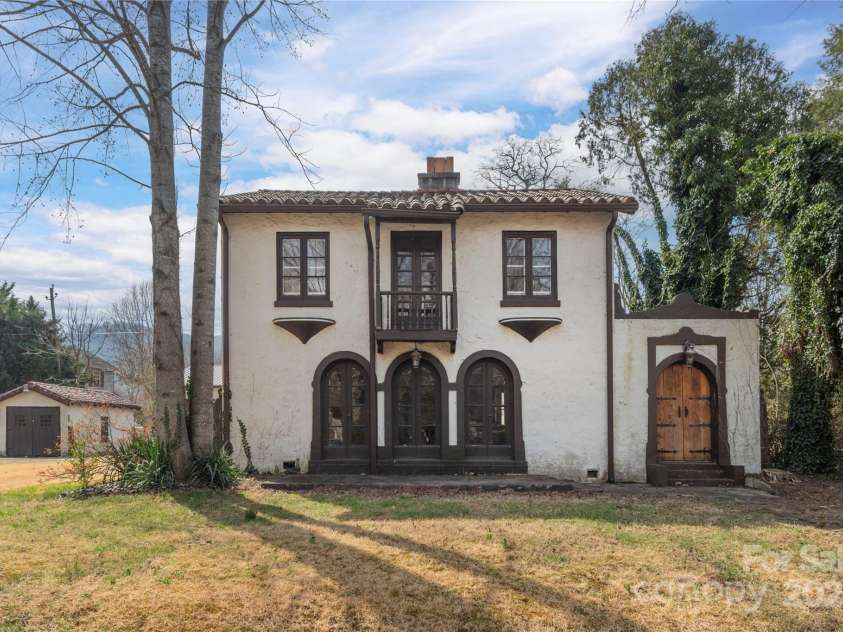 202 Alexander Avenue, Swannanoa, NC 28778.  MLS# CAR4234591, YatesRealty ID 2424. 