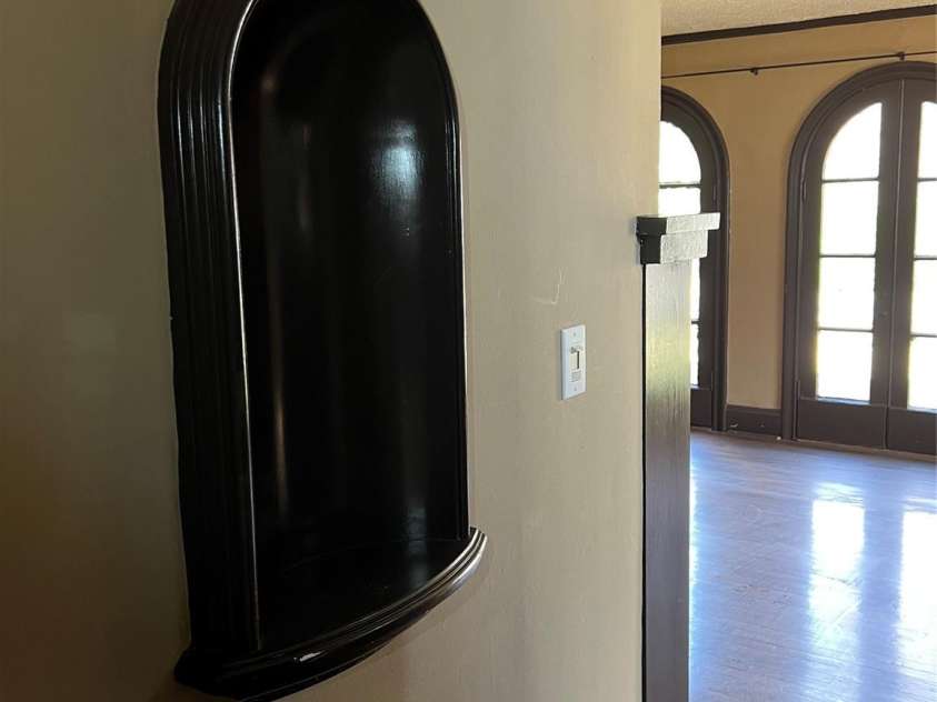 202 Alexander Avenue, Swannanoa, NC 28778.  MLS# CAR4234591, YatesRealty ID 2424. Built in original hall nook