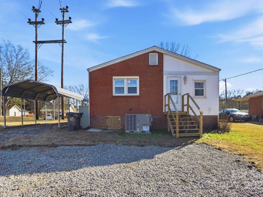412 Ridge Street, Stanley, NC 28164.  MLS# CAR4330034, YatesRealty ID 2424. 