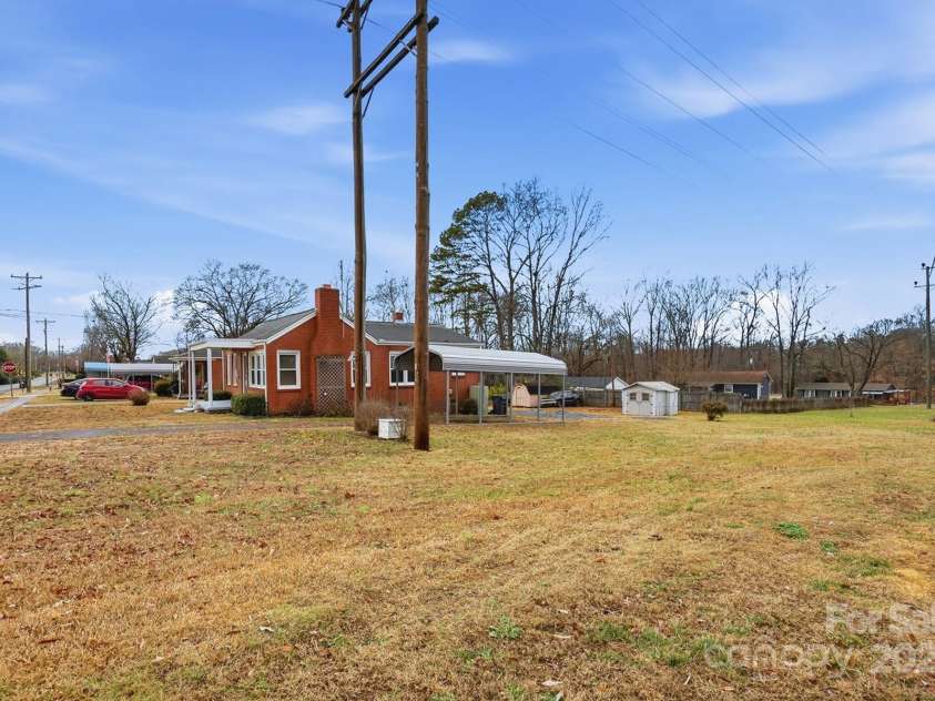 412 Ridge Street, Stanley, NC 28164.  MLS# CAR4330034, YatesRealty ID 2424. 