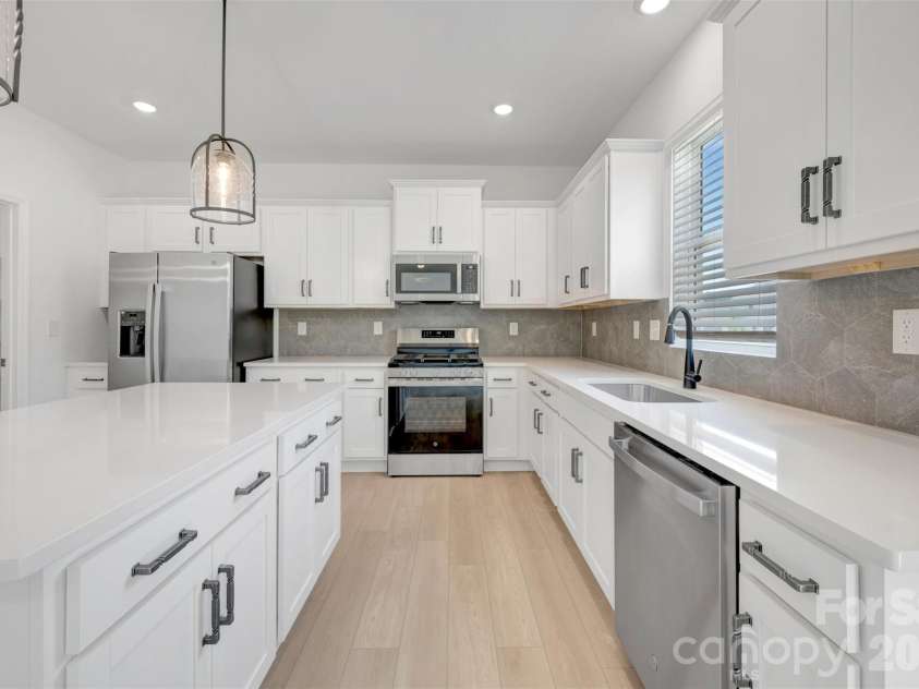 645 Willoughby Park Drive, Monroe, NC 28112.  MLS# CAR4376577, YatesRealty ID 24240. Kitchen