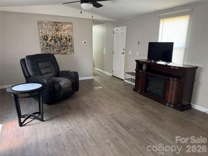 131 Bethany Woods Lane, Statesville, NC 28625.  MLS# CAR4379965, YatesRealty ID 24241. 