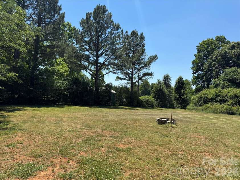 131 Bethany Woods Lane, Statesville, NC 28625.  MLS# CAR4379965, YatesRealty ID 24241. 