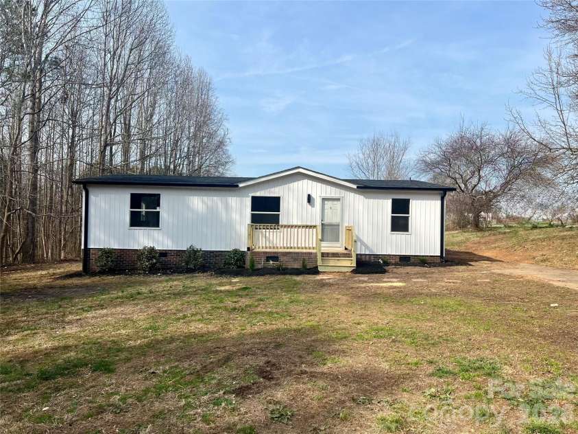 1012 Cherry Tree Court, Bessemer City, NC 28016.  MLS# CAR4354163, YatesRealty ID 24242. 