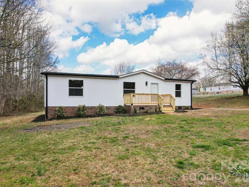 1012 Cherry Tree Court, Bessemer City, NC 28016.  MLS# CAR4354163, YatesRealty ID 24242. 