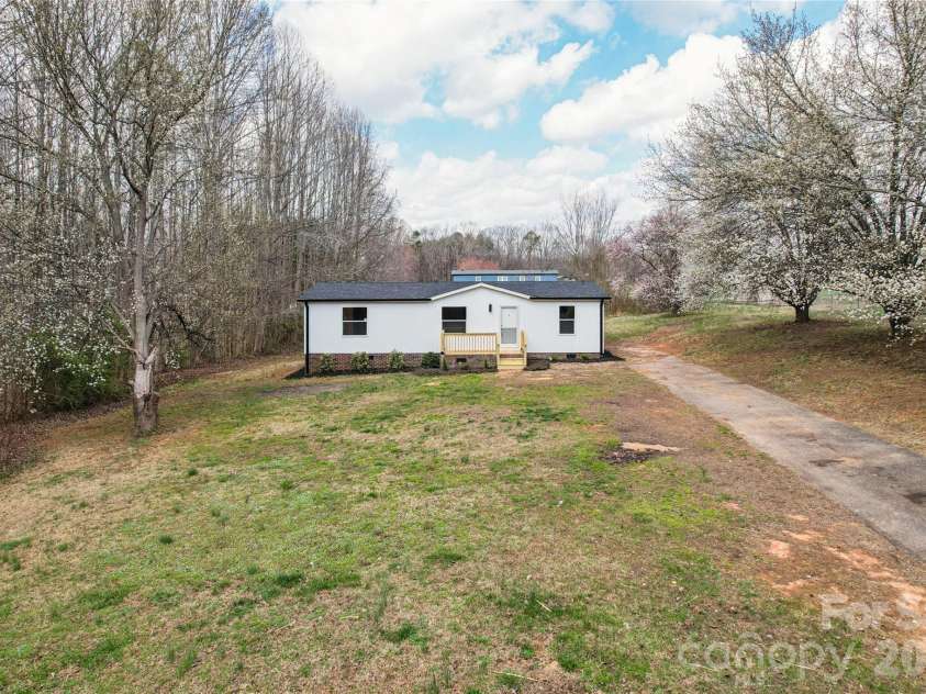 1012 Cherry Tree Court, Bessemer City, NC 28016.  MLS# CAR4354163, YatesRealty ID 24242. 