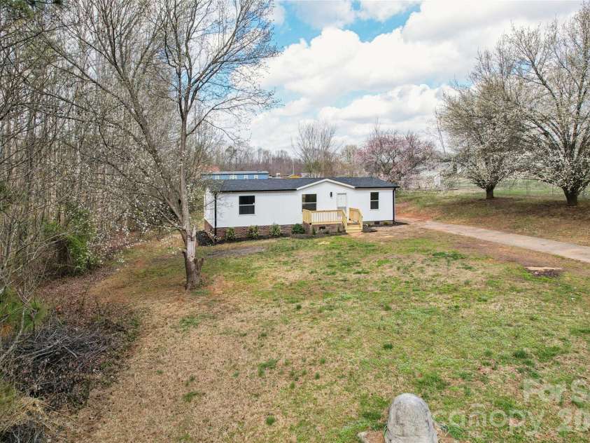 1012 Cherry Tree Court, Bessemer City, NC 28016.  MLS# CAR4354163, YatesRealty ID 24242. 