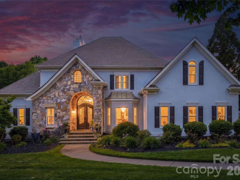 18928 Peninsula Point Drive, Cornelius, NC 28031.  MLS# CAR4372334, YatesRealty ID 24244. 