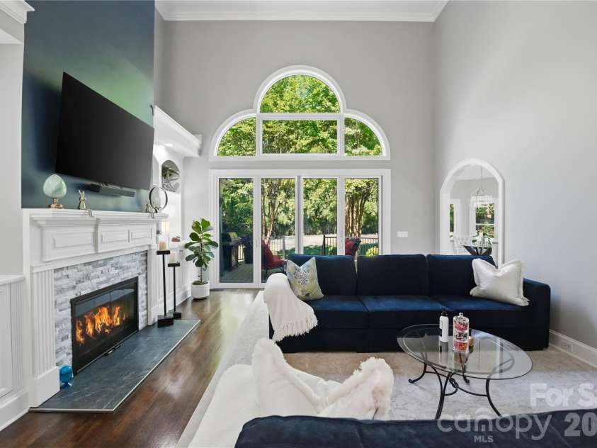 18928 Peninsula Point Drive, Cornelius, NC 28031.  MLS# CAR4372334, YatesRealty ID 24244. 