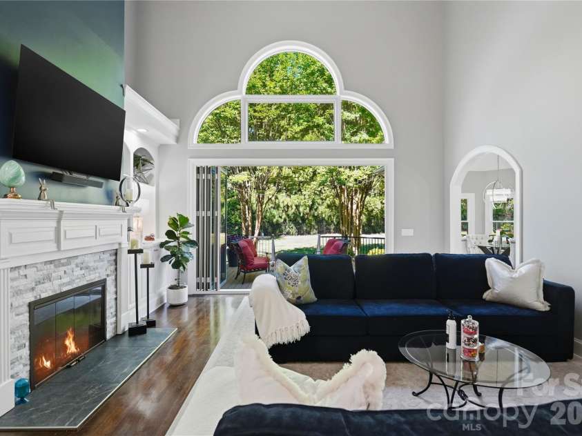 18928 Peninsula Point Drive, Cornelius, NC 28031.  MLS# CAR4372334, YatesRealty ID 24244. 