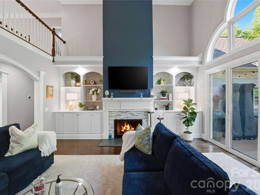 18928 Peninsula Point Drive, Cornelius, NC 28031.  MLS# CAR4372334, YatesRealty ID 24244. 