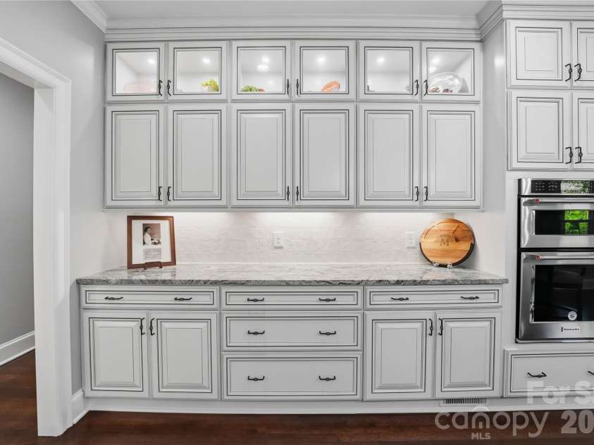 18928 Peninsula Point Drive, Cornelius, NC 28031.  MLS# CAR4372334, YatesRealty ID 24244. 