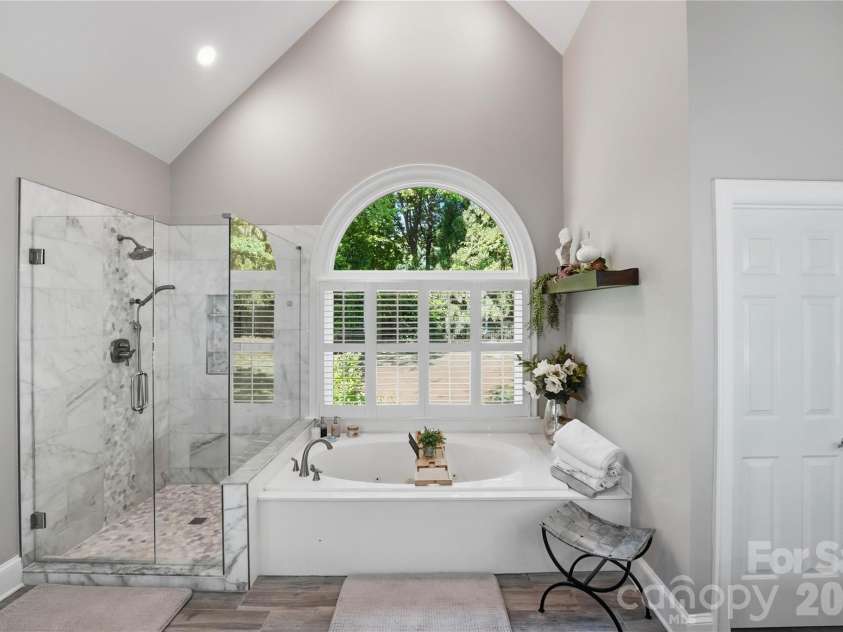 18928 Peninsula Point Drive, Cornelius, NC 28031.  MLS# CAR4372334, YatesRealty ID 24244. 