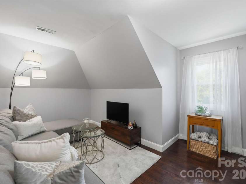 18928 Peninsula Point Drive, Cornelius, NC 28031.  MLS# CAR4372334, YatesRealty ID 24244. 
