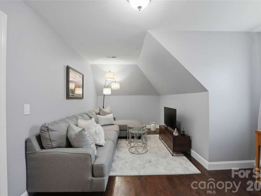 18928 Peninsula Point Drive, Cornelius, NC 28031.  MLS# CAR4372334, YatesRealty ID 24244. 