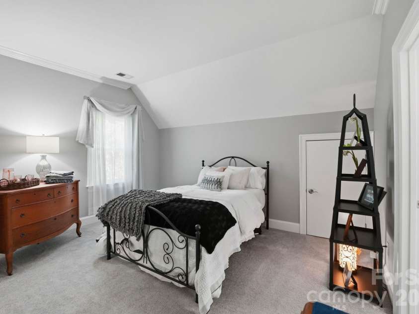 18928 Peninsula Point Drive, Cornelius, NC 28031.  MLS# CAR4372334, YatesRealty ID 24244. 