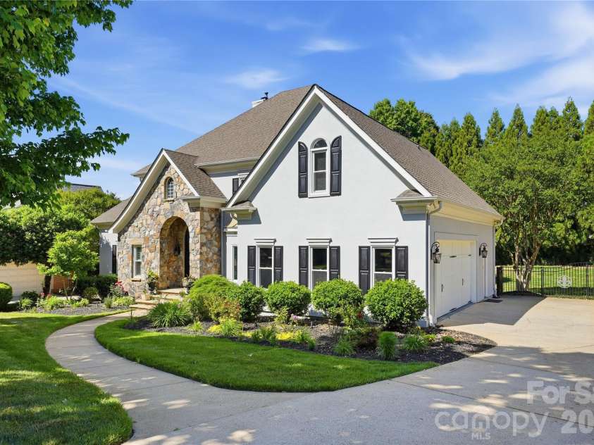 18928 Peninsula Point Drive, Cornelius, NC 28031.  MLS# CAR4372334, YatesRealty ID 24244. 