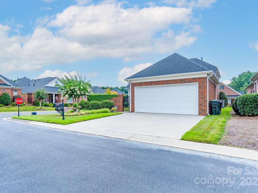971 Blakeley Walk, Rock Hill, SC 29732.  MLS# CAR4277700, YatesRealty ID 24244. 
