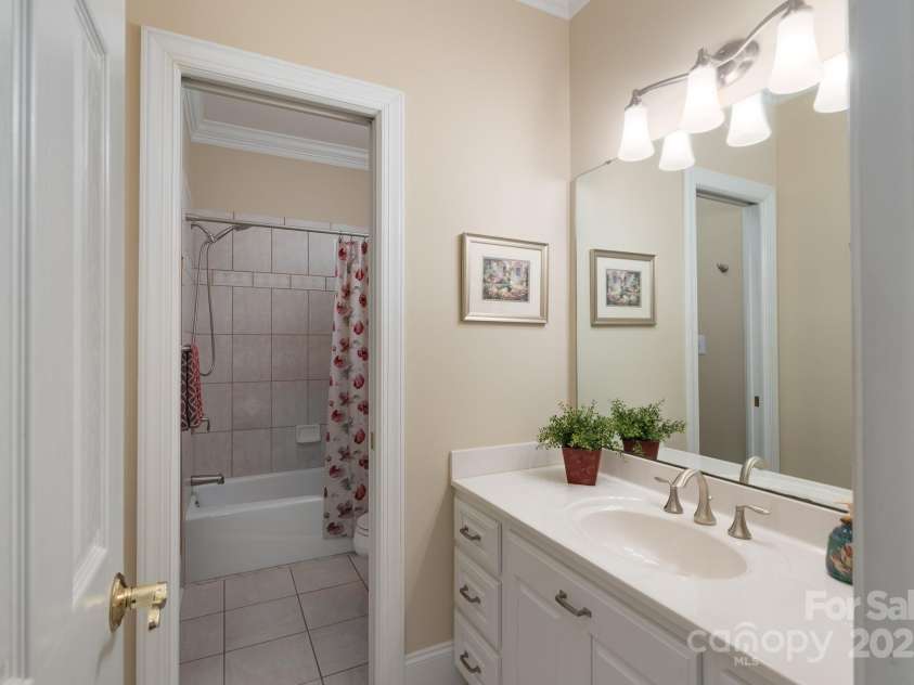 971 Blakeley Walk, Rock Hill, SC 29732.  MLS# CAR4277700, YatesRealty ID 24244. Bath 2 (main level)