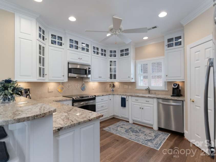 971 Blakeley Walk, Rock Hill, SC 29732.  MLS# CAR4277700, YatesRealty ID 24244. Kitchen