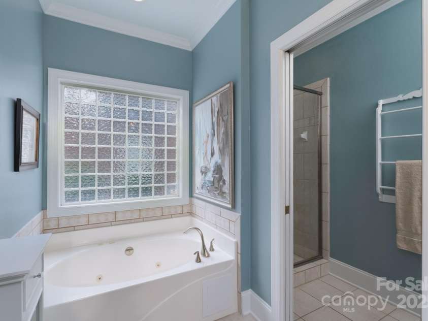 971 Blakeley Walk, Rock Hill, SC 29732.  MLS# CAR4277700, YatesRealty ID 24244. Primary Bath