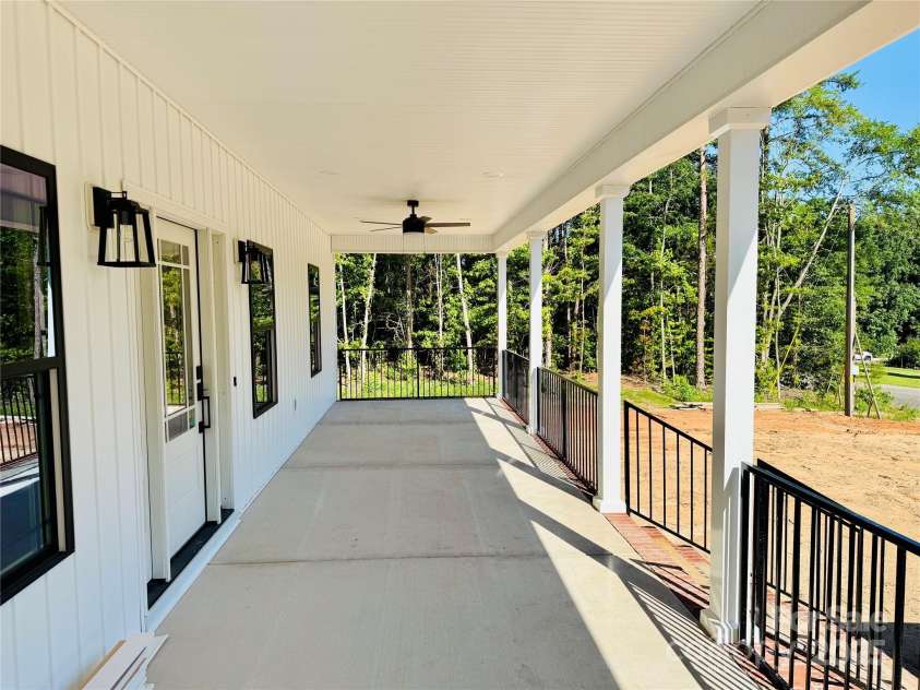 5021 Hillcrest Drive, Catawba, SC 29704.  MLS# CAR4278215, YatesRealty ID 24245. 