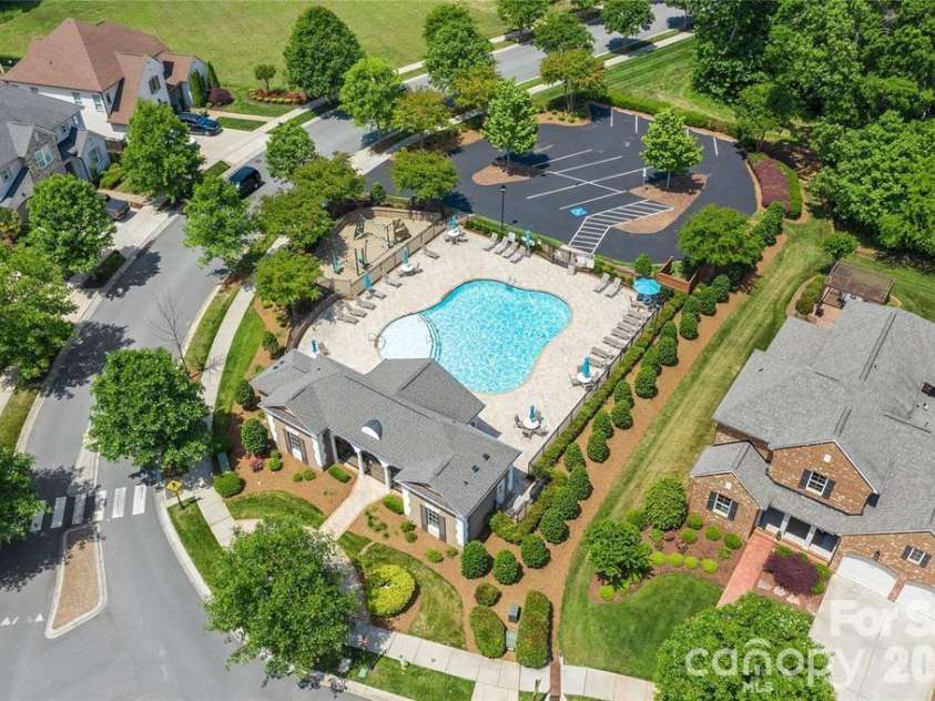 16615 Redding Park Lane, Cornelius, NC 28031.  MLS# CAR4362429, YatesRealty ID 24247. 