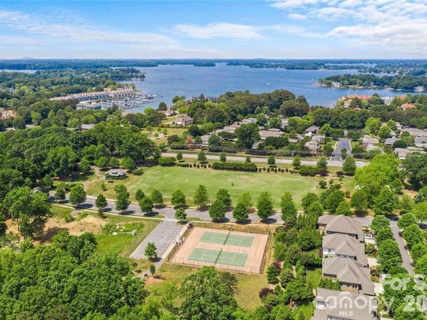 16615 Redding Park Lane, Cornelius, NC 28031.  MLS# CAR4362429, YatesRealty ID 24247. 