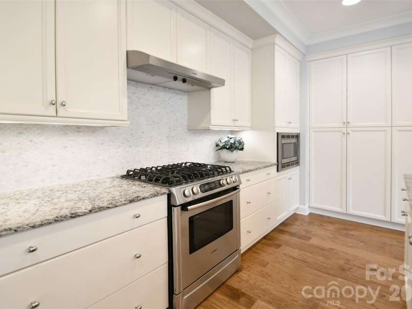 16615 Redding Park Lane, Cornelius, NC 28031.  MLS# CAR4362429, YatesRealty ID 24247. 
