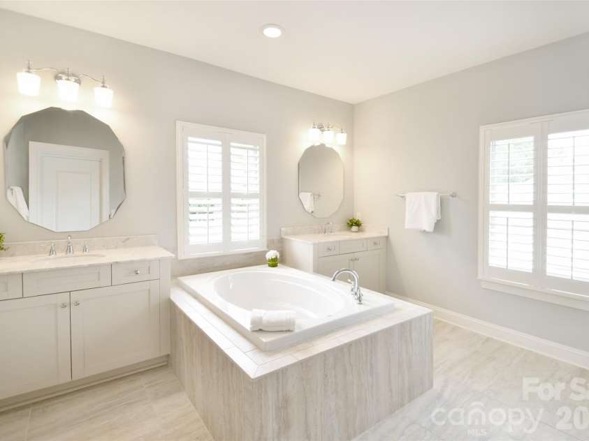 16615 Redding Park Lane, Cornelius, NC 28031.  MLS# CAR4362429, YatesRealty ID 24247. 