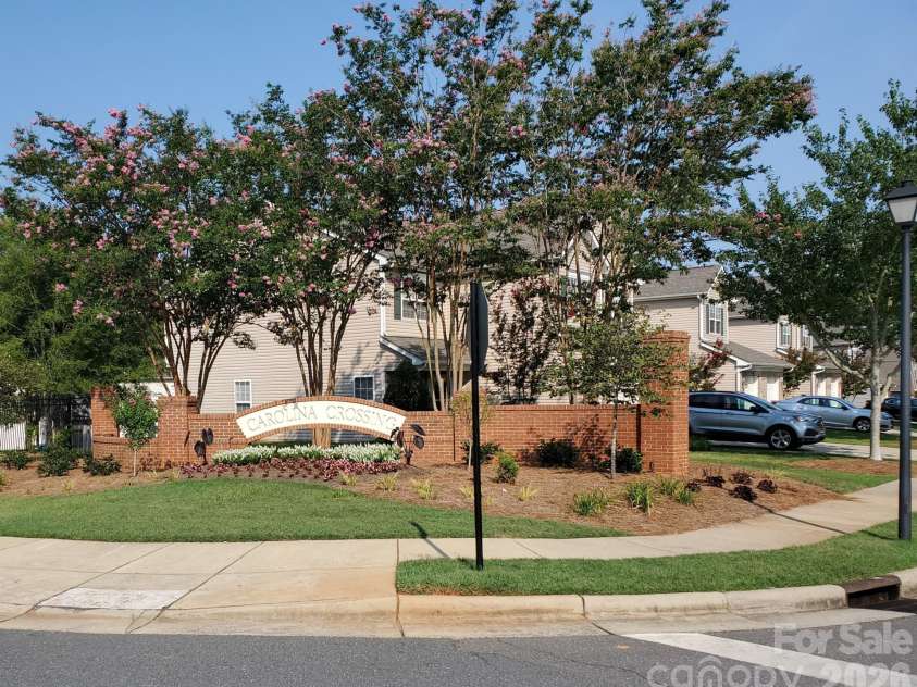 12050 Stratfield Place Circle, Pineville, NC 28134.  MLS# CAR4369851, YatesRealty ID 24248. 