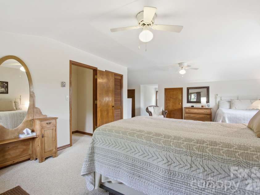 11 Summer Lane, Spruce Pine, NC 28777.  MLS# CAR4379924, YatesRealty ID 24251. 