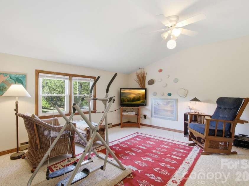 11 Summer Lane, Spruce Pine, NC 28777.  MLS# CAR4379924, YatesRealty ID 24251. 