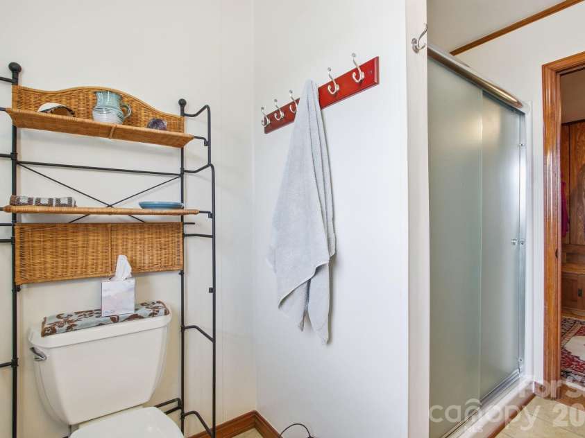 11 Summer Lane, Spruce Pine, NC 28777.  MLS# CAR4379924, YatesRealty ID 24251. 