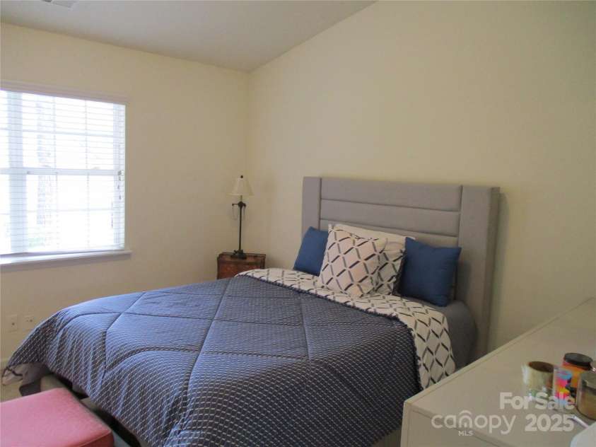 6720 Cypress Tree Lane, Charlotte, NC 28215.  MLS# CAR4276413, YatesRealty ID 24252. 