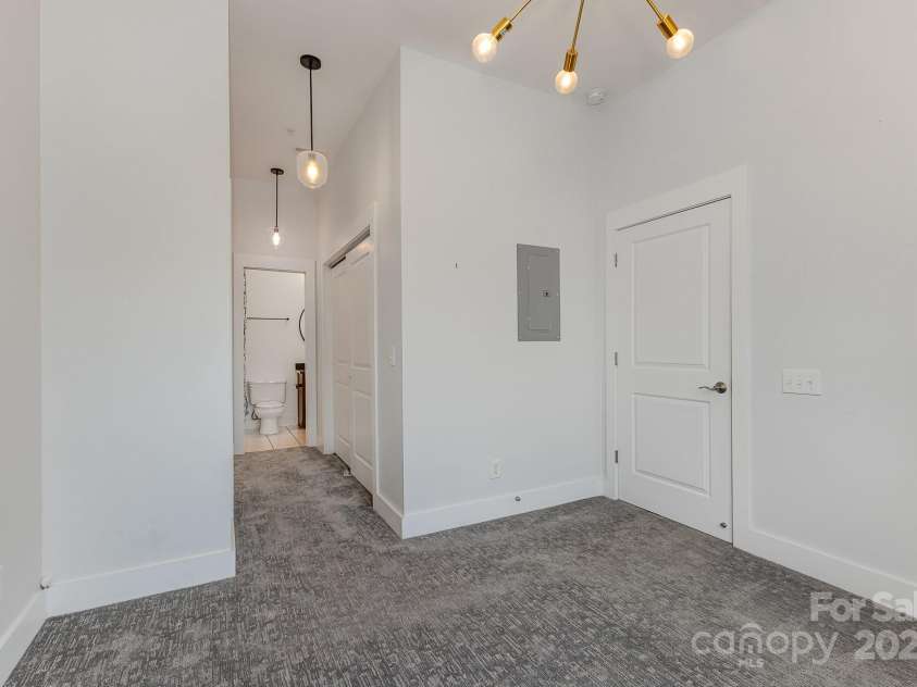 3271 Noda Boulevard, Charlotte, NC 28205.  MLS# CAR4267285, YatesRealty ID 24253. 2 spacious closets