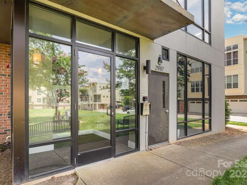 3271 Noda Boulevard, Charlotte, NC 28205.  MLS# CAR4267285, YatesRealty ID 24253. 