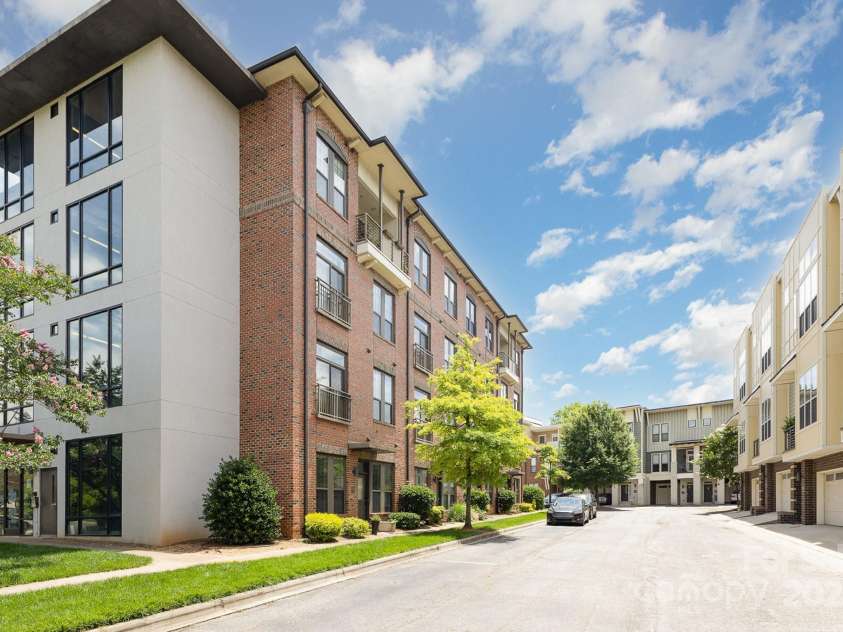 3271 Noda Boulevard, Charlotte, NC 28205.  MLS# CAR4267285, YatesRealty ID 24253. 