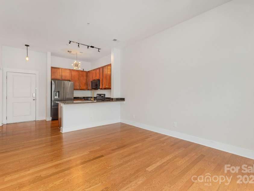 3271 Noda Boulevard, Charlotte, NC 28205.  MLS# CAR4267285, YatesRealty ID 24253. 