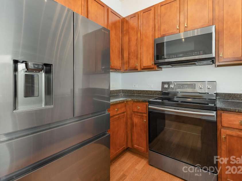 3271 Noda Boulevard, Charlotte, NC 28205.  MLS# CAR4267285, YatesRealty ID 24253. 